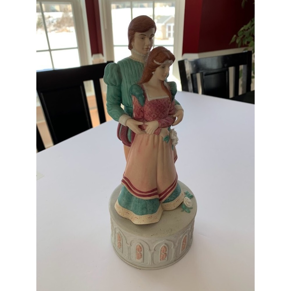 Enesco Romeo & Juliet Porcelain Music Box Karen Hahn 1988 Vintage SHIPS FAST!